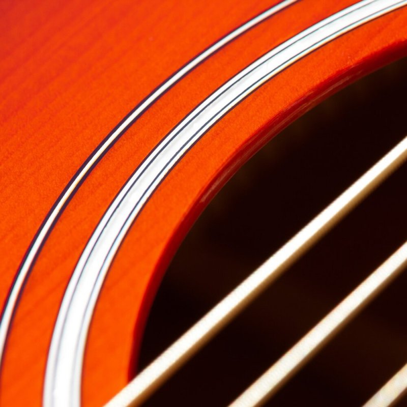 Гитара с колесом