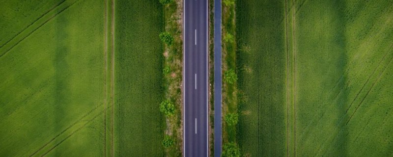 Поле трава вид сверху