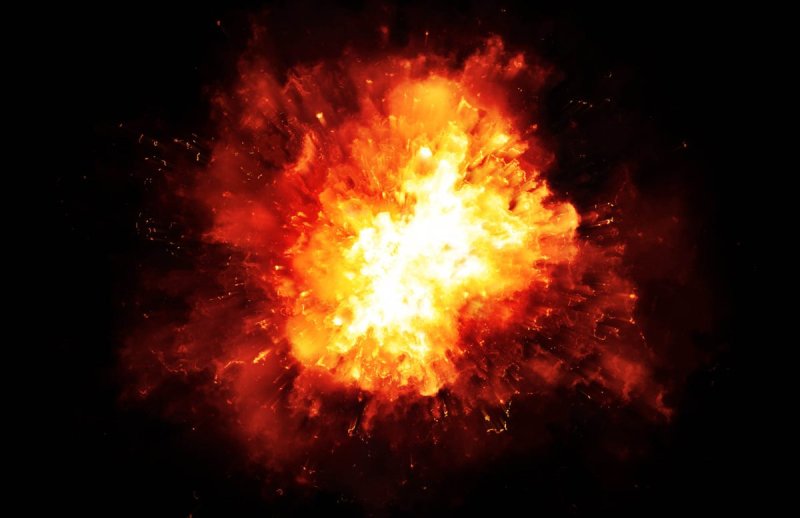 Взрыв на черном фоне