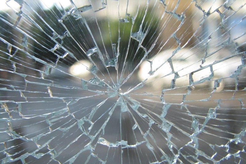 Разбитое стекло