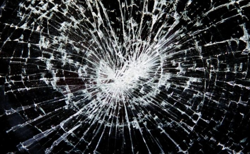 Разбитое стекло