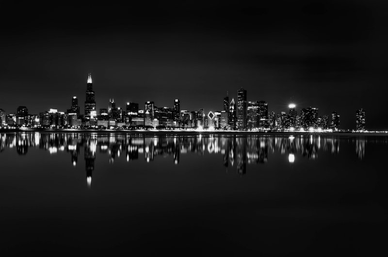 Черно белый город