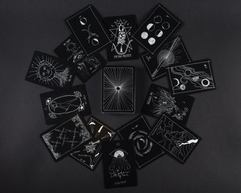 Черное Таро (Black Tarot)