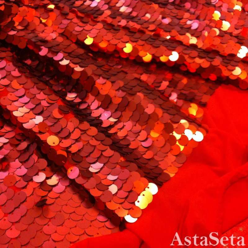 Красные пайетки