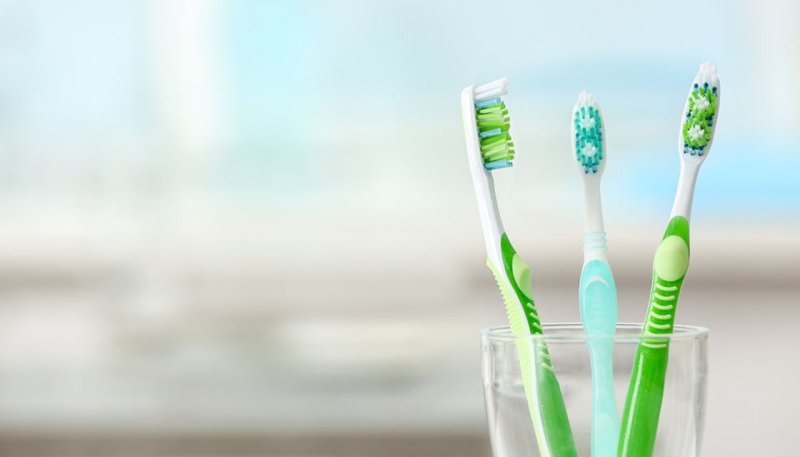 Зубная щетка