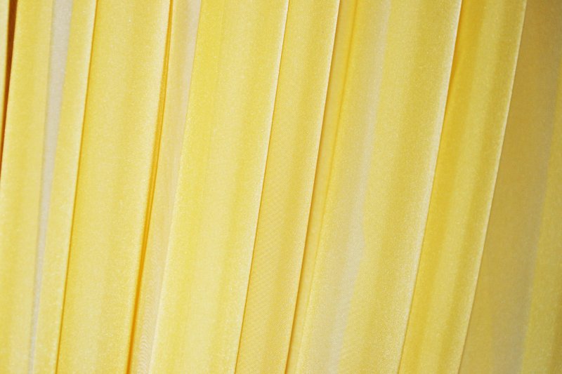 Желтые шторы