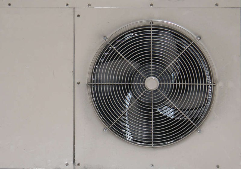 Решётка вентилятора внешнего блока Зануси