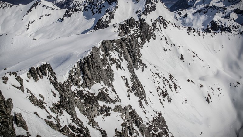 Снежные горы