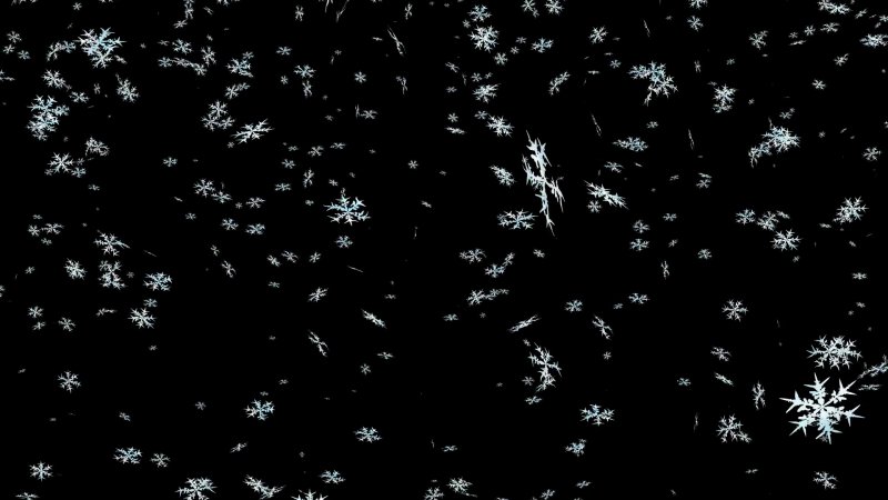 Снежинки падают