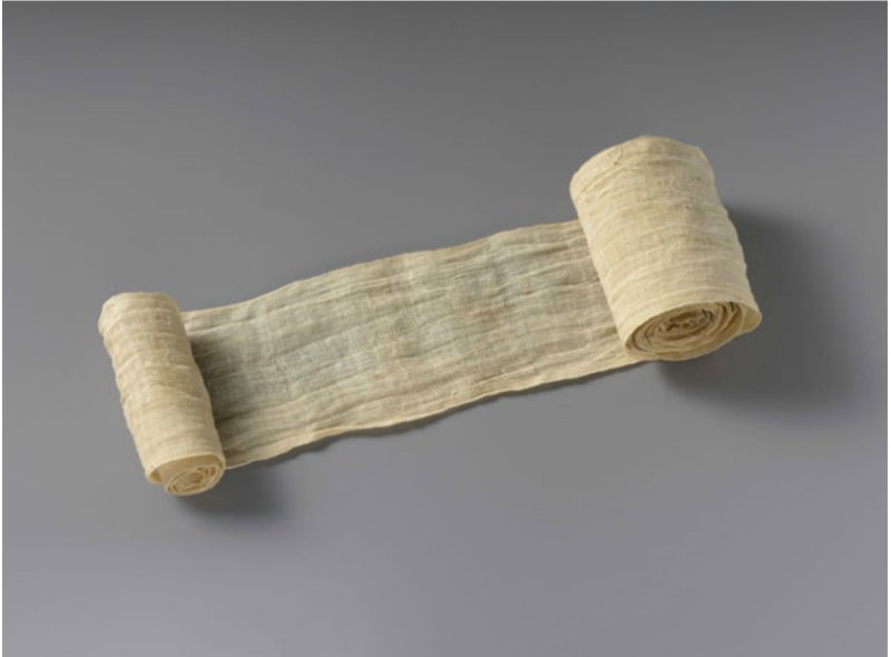 Кусок бинта