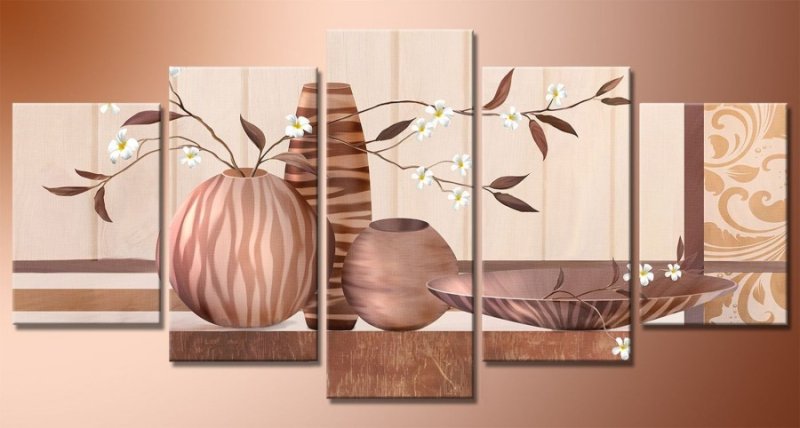 Композиция из нескольких картин