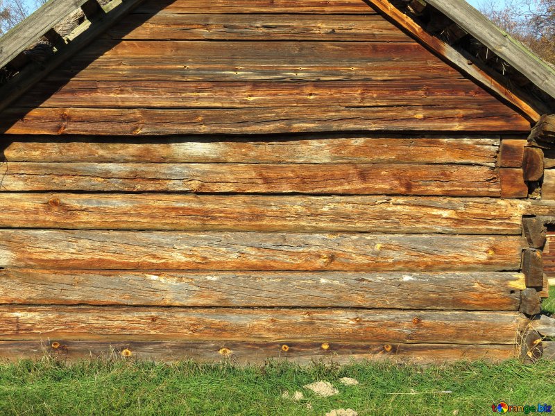 Старый деревянный сруб