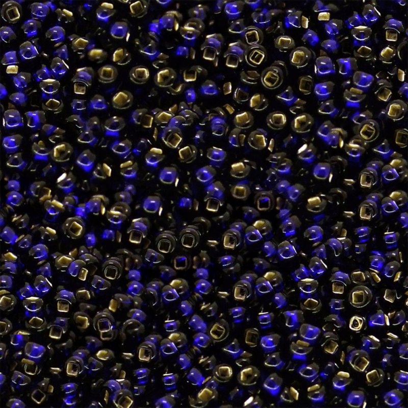 Бисер разных размеров и цветов