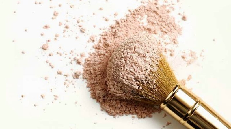 Рассыпанная косметика