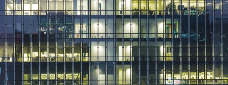 Современный стеклянный фасад