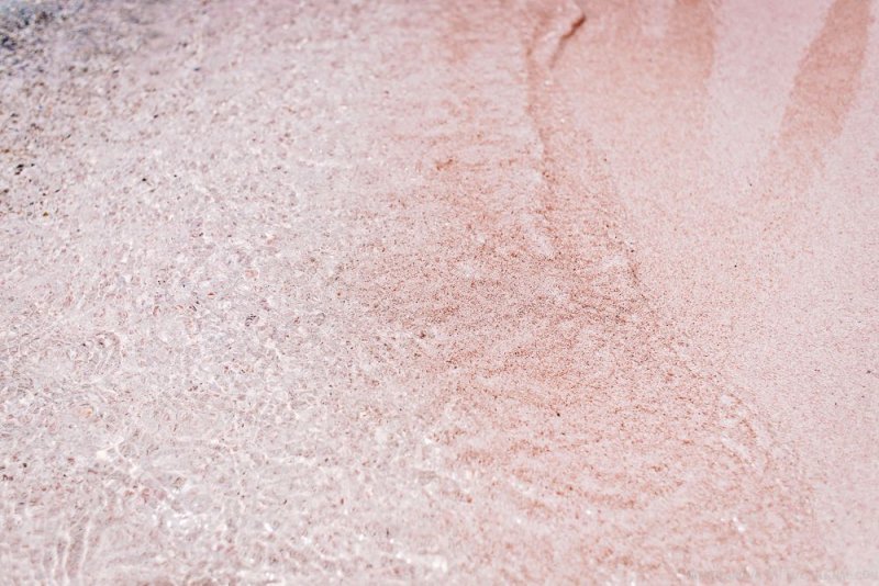 Розовый песок Элафониси