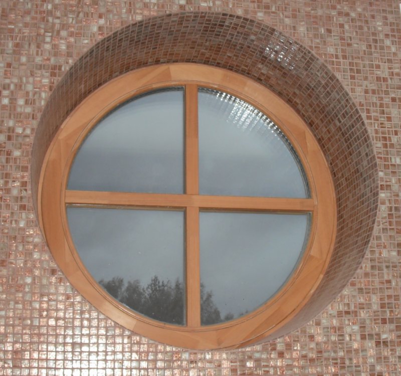 Круглое пластиковое окно