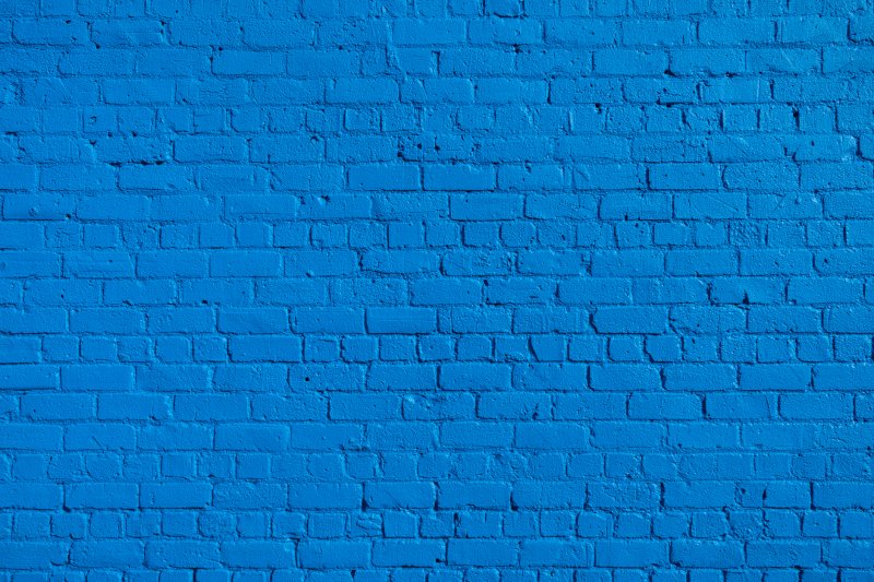 Синяя кирпичная стена