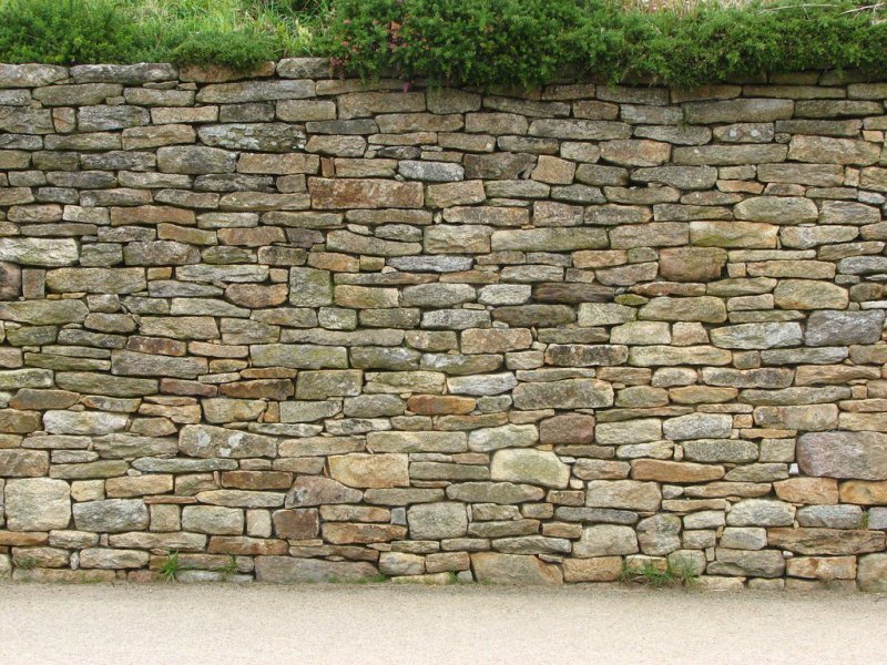Каменный забор