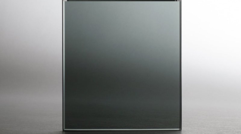 Стекло тонированное Dark Grey черное 4 мм