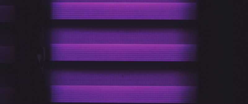 Фиолетовые линии