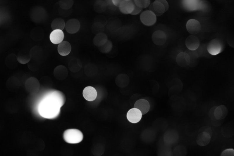 Блики на черном фоне