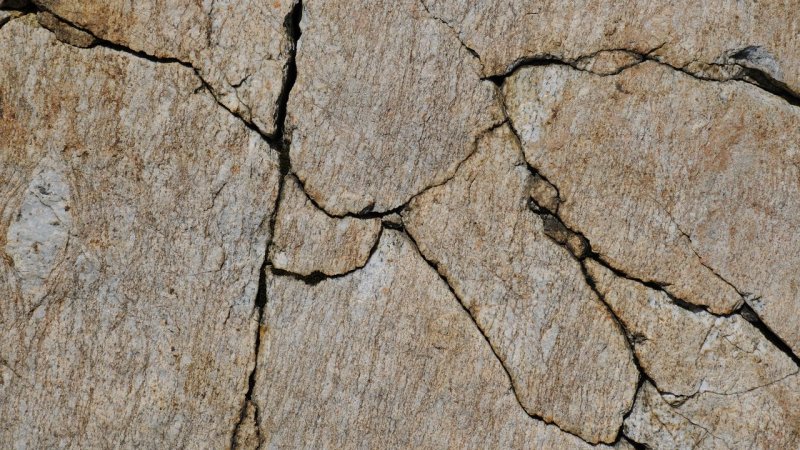 Поверхность камня