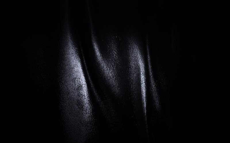 Черная кожа