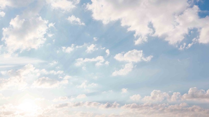 Голубое небо с облаками