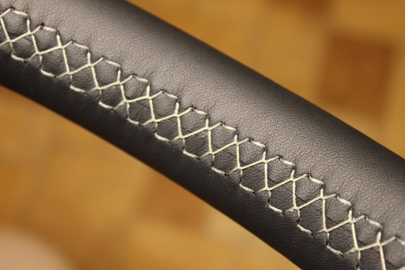 Перетянуть руль кожей