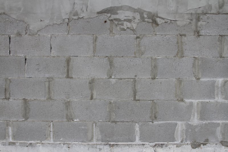 Стена из бетонных блоков