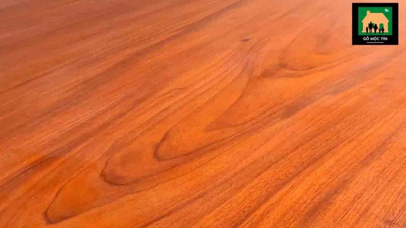 Текстура лакированного дерева