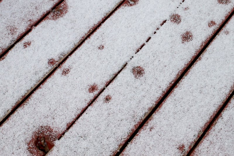 Доски в снегу текстура