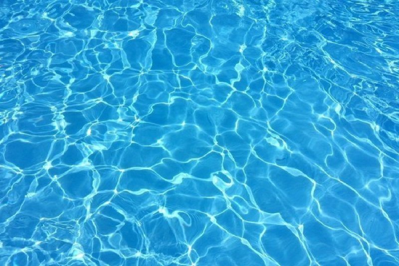 Вода в бассейне вид сверху