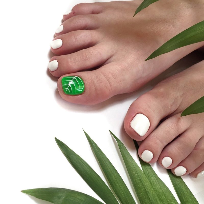 Маникюр и педикюр