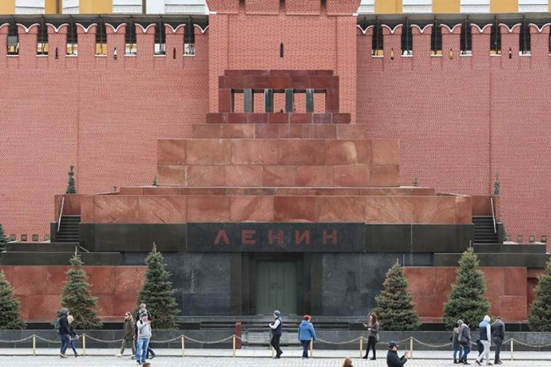 Мавзолей в.и Ленина на красной площади в Москве