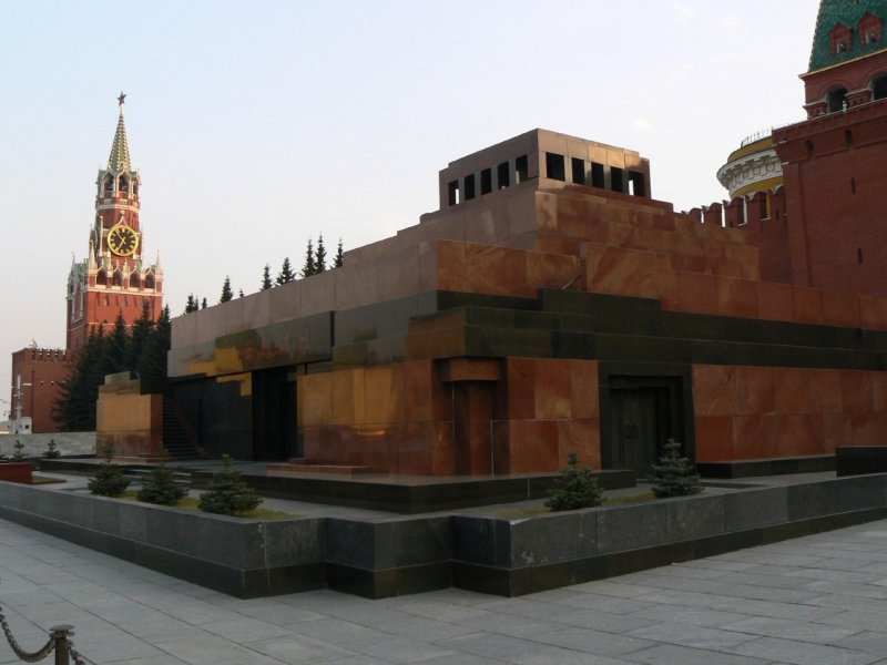 Зиккурат мавзолей Ленина