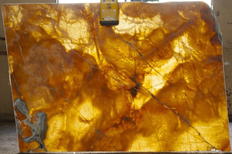 Оникс амбра