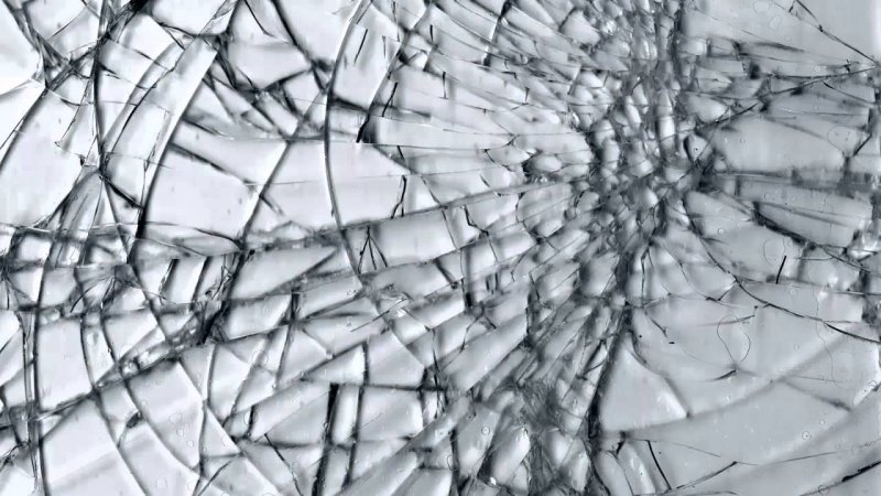 Битое зеркало