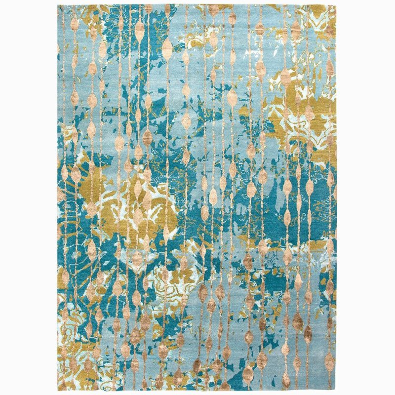 Ковер с голубым орнаментом