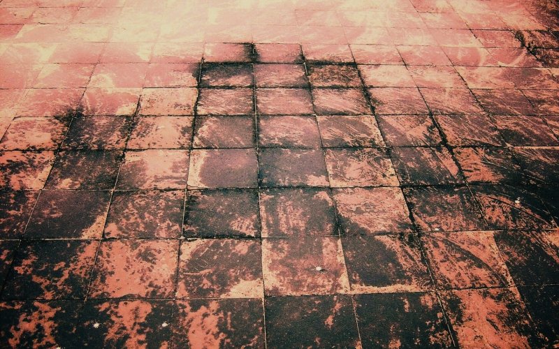 Грязный пол