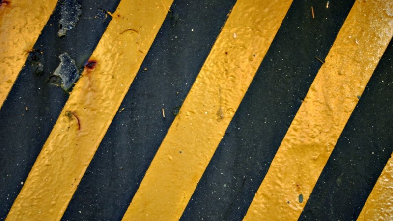 Желто черный