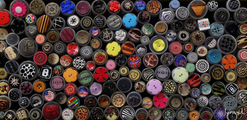 Цветные пуговицы