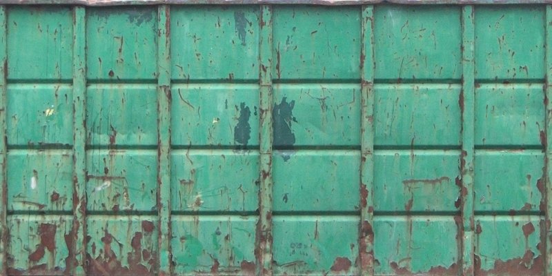 Старая металлическая стена