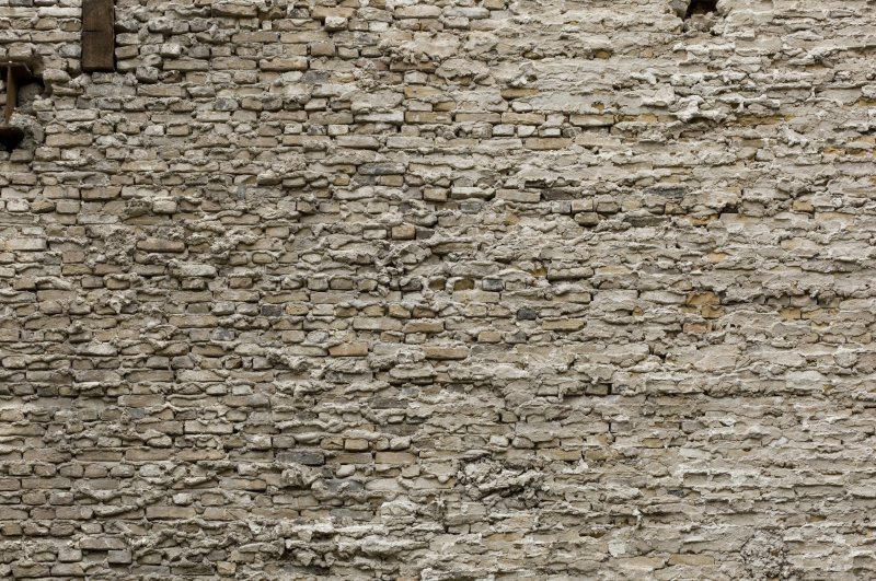 Средневековая стена