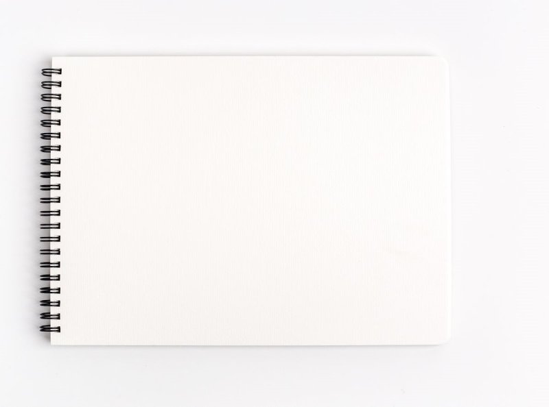 Блокнот белый на пружине