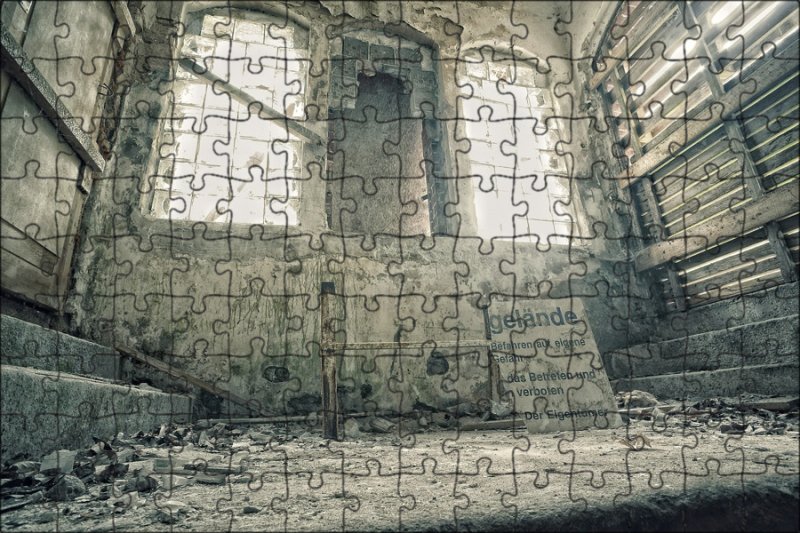 Стена заброшенного здания