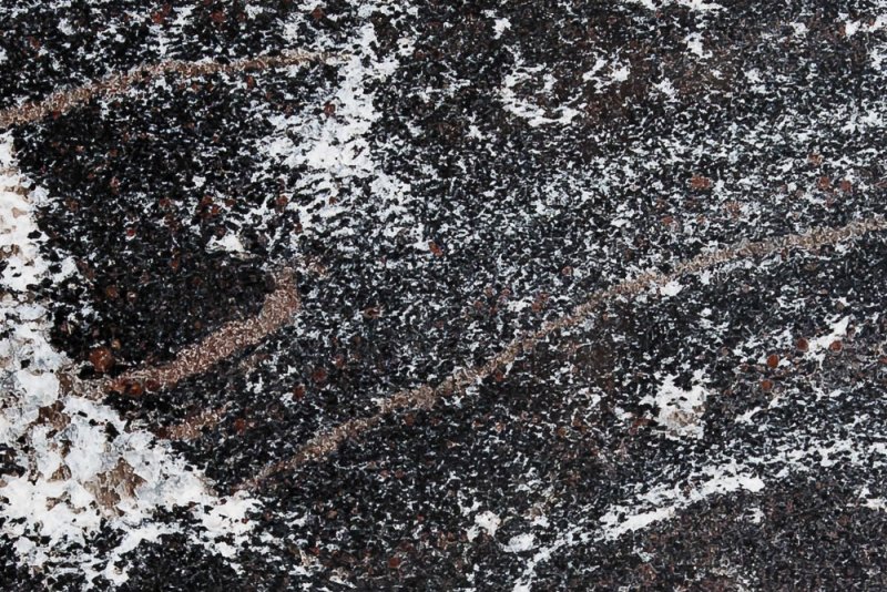 Гранатовый амфиболит гранит