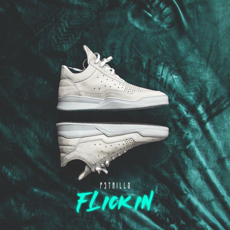 Красивые кроссовки