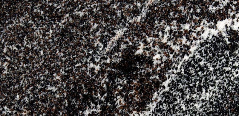 Нигрозеро гранатовый амфиболит